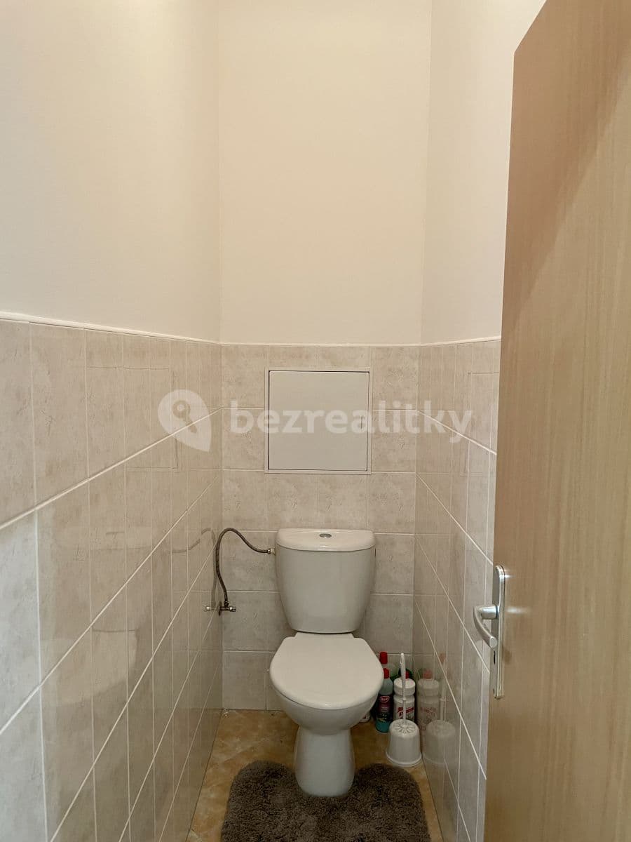 Pronájem bytu 2+kk 64 m², Topolová, Milovice, Středočeský kraj Pronájem bytu 2+kk 64 m², Topolová, Milovice, Středočeský kraj