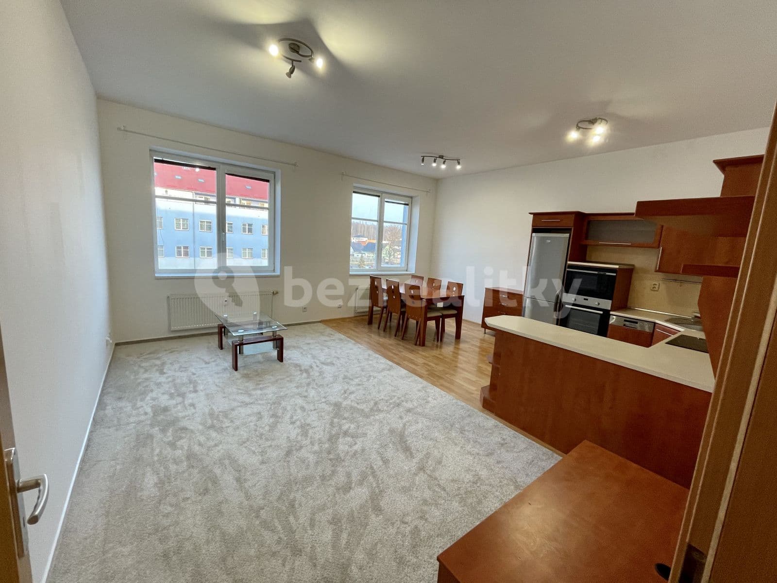 Pronájem bytu 2+kk 64 m², Topolová, Milovice, Středočeský kraj Pronájem bytu 2+kk 64 m², Topolová, Milovice, Středočeský kraj