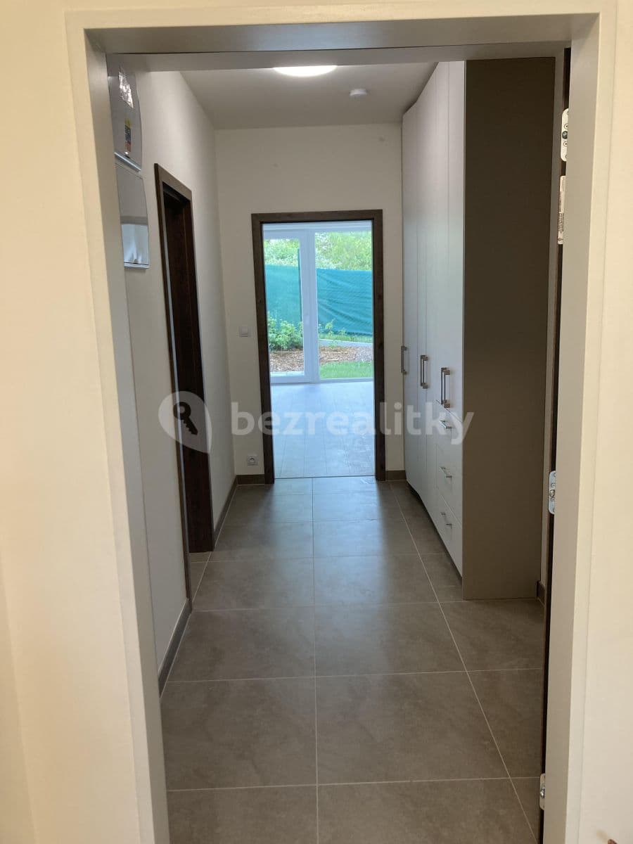Pronájem bytu 1+kk 37 m², Pod Viaduktem, Praha, Praha Pronájem bytu 1+kk 37 m², Pod Viaduktem, Praha, Praha