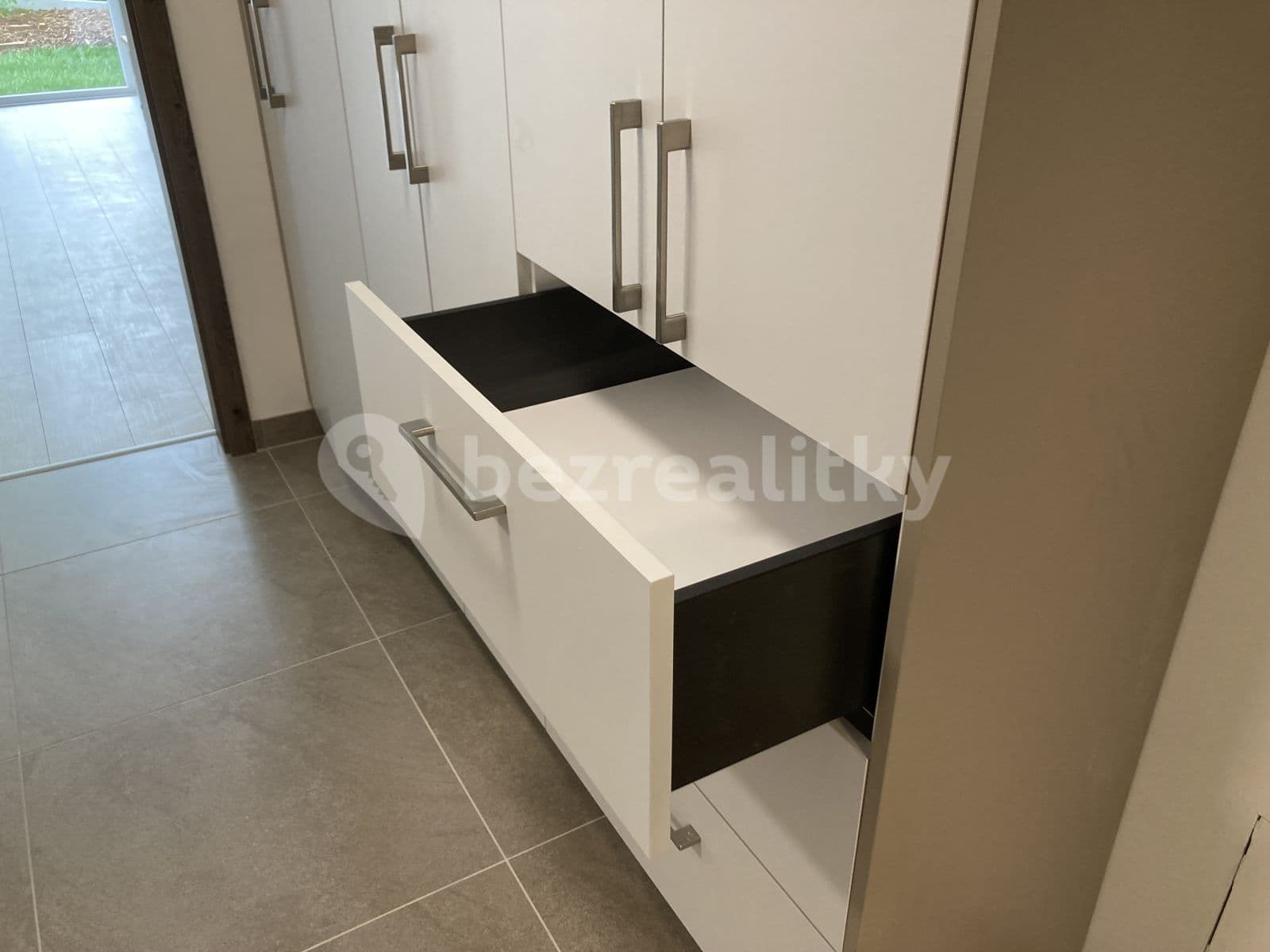 Pronájem bytu 1+kk 37 m², Pod Viaduktem, Praha, Praha Pronájem bytu 1+kk 37 m², Pod Viaduktem, Praha, Praha