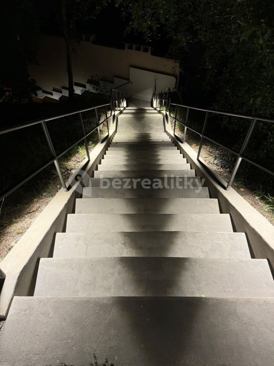 Pronájem bytu 1+kk 25 m², Pod Zvonařkou, Praha, Praha Pronájem bytu 1+kk 25 m², Pod Zvonařkou, Praha, Praha