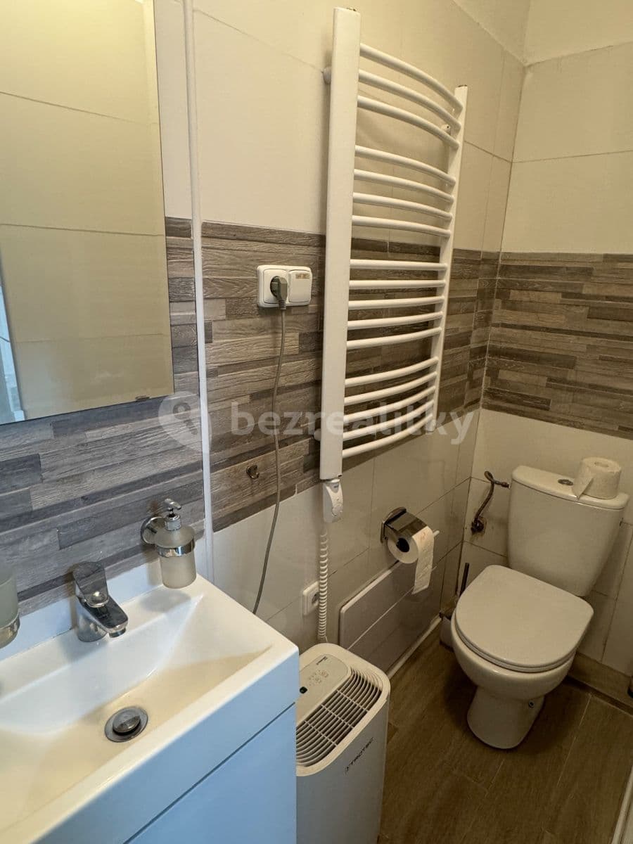 Pronájem bytu 1+kk 25 m², Pod Zvonařkou, Praha, Praha Pronájem bytu 1+kk 25 m², Pod Zvonařkou, Praha, Praha