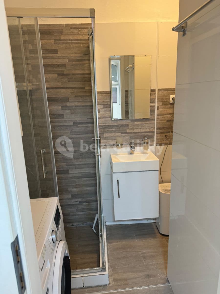 Pronájem bytu 1+kk 25 m², Pod Zvonařkou, Praha, Praha Pronájem bytu 1+kk 25 m², Pod Zvonařkou, Praha, Praha