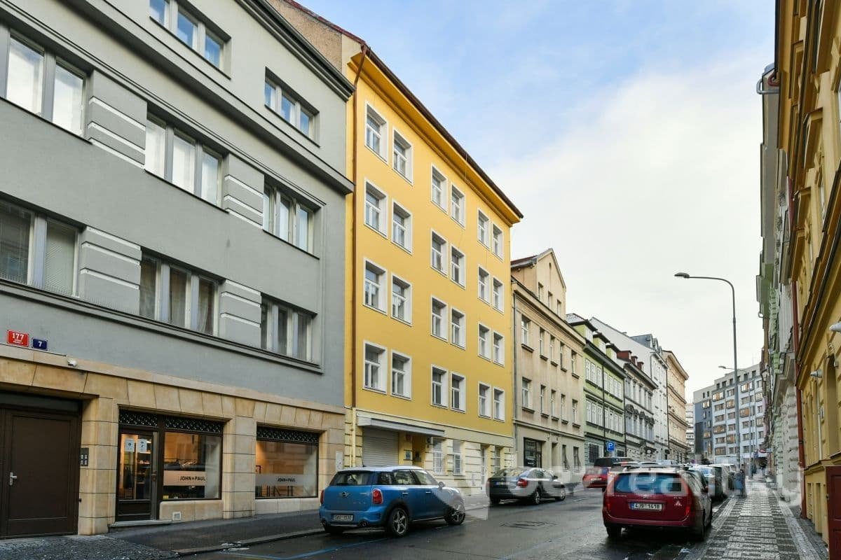 Pronájem bytu 1+kk 60 m², Roháčova, Praha, Praha Pronájem bytu 1+kk 60 m², Roháčova, Praha, Praha
