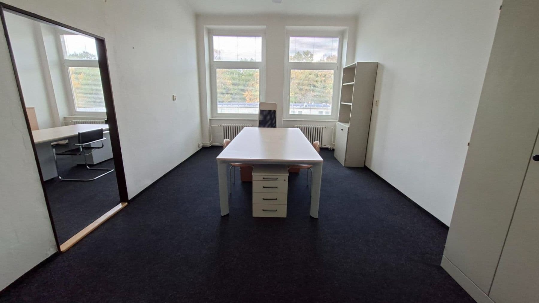 Pronájem kanceláře 24 m², Podnikatelská, Praha, Praha Pronájem kanceláře 24 m², Podnikatelská, Praha, Praha