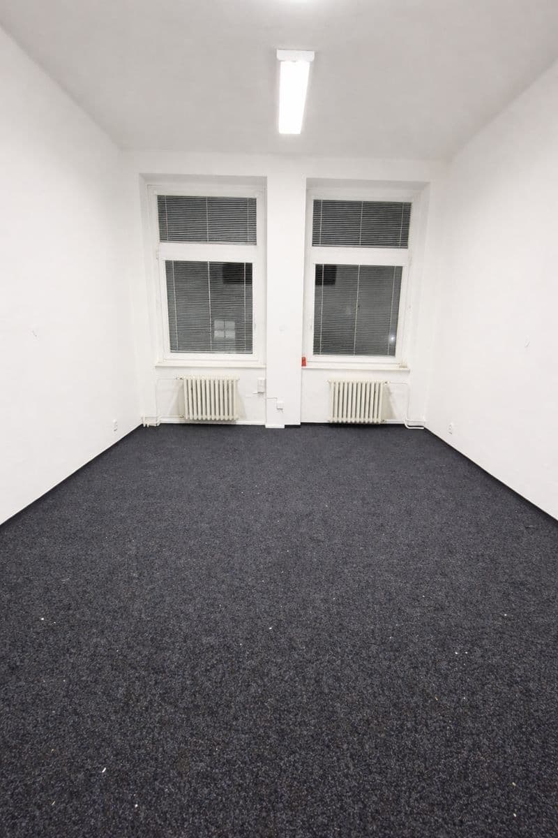 Pronájem kanceláře 24 m², Podnikatelská, Praha, Praha Pronájem kanceláře 24 m², Podnikatelská, Praha, Praha