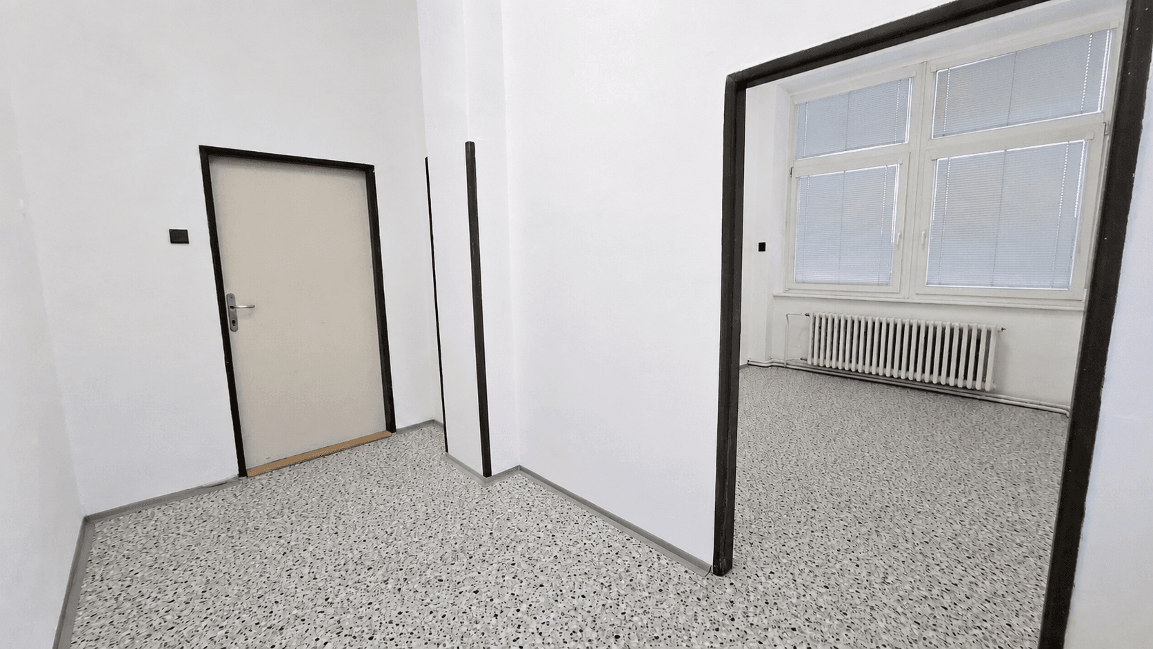 Pronájem kanceláře 18 m², Podnikatelská, Praha, Praha Pronájem kanceláře 18 m², Podnikatelská, Praha, Praha