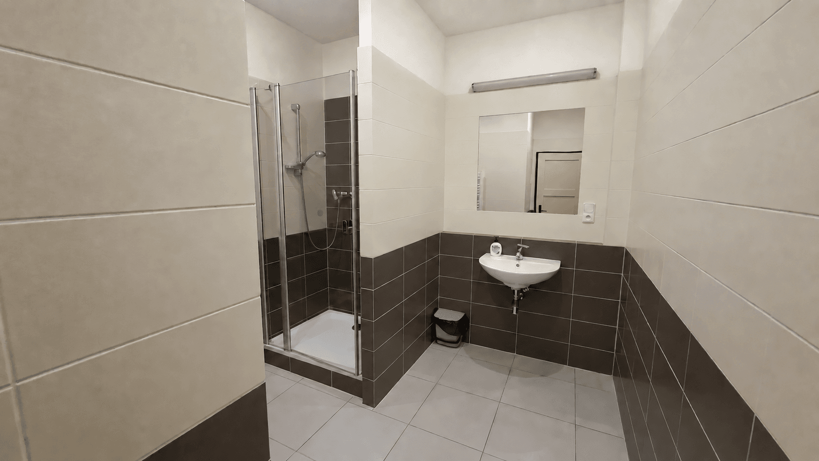 Pronájem kanceláře 18 m², Podnikatelská, Praha, Praha Pronájem kanceláře 18 m², Podnikatelská, Praha, Praha
