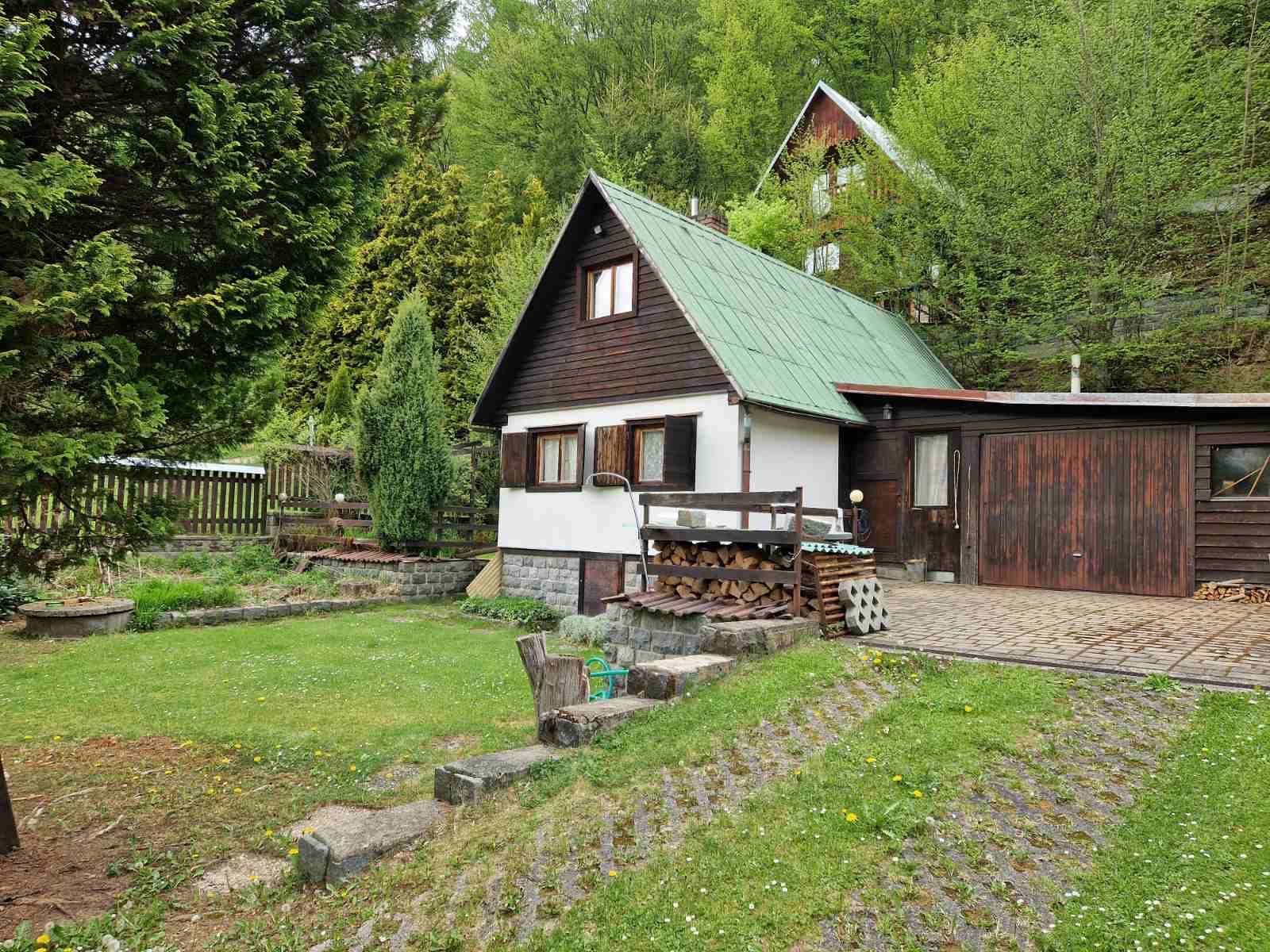 Prodej chaty, chalupy 100 m², pozemek 1.000 m², Černé Voděrady, Středočeský kraj Prodej chaty, chalupy 100 m², pozemek 1.000 m², Černé Voděrady, Středočeský kraj