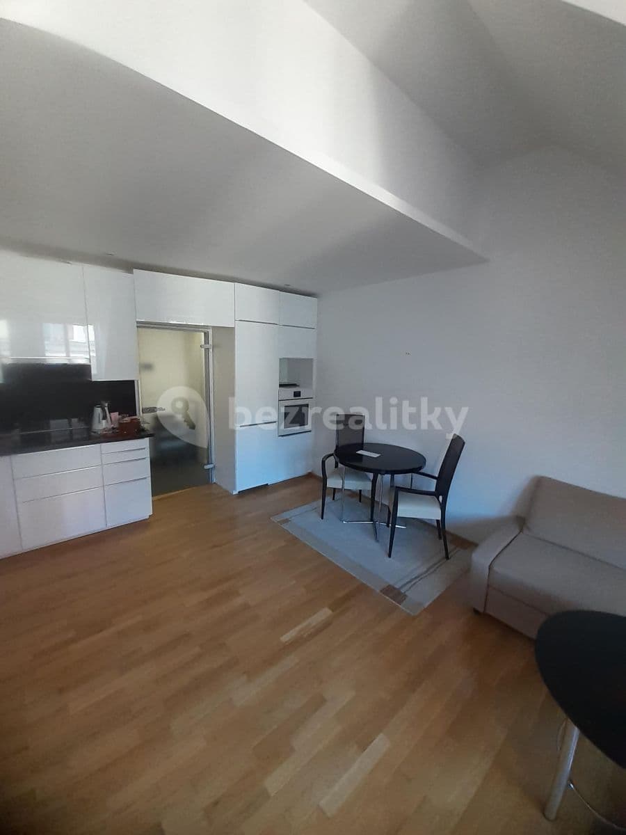 Pronájem bytu 2+kk 60 m², Bulharská, Praha, Praha Pronájem bytu 2+kk 60 m², Bulharská, Praha, Praha
