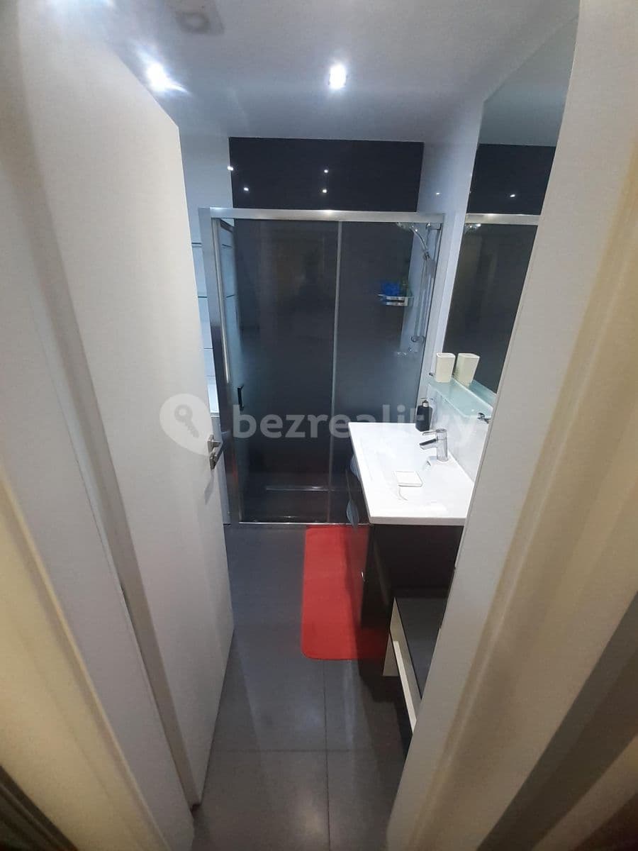 Pronájem bytu 2+kk 60 m², Bulharská, Praha, Praha Pronájem bytu 2+kk 60 m², Bulharská, Praha, Praha