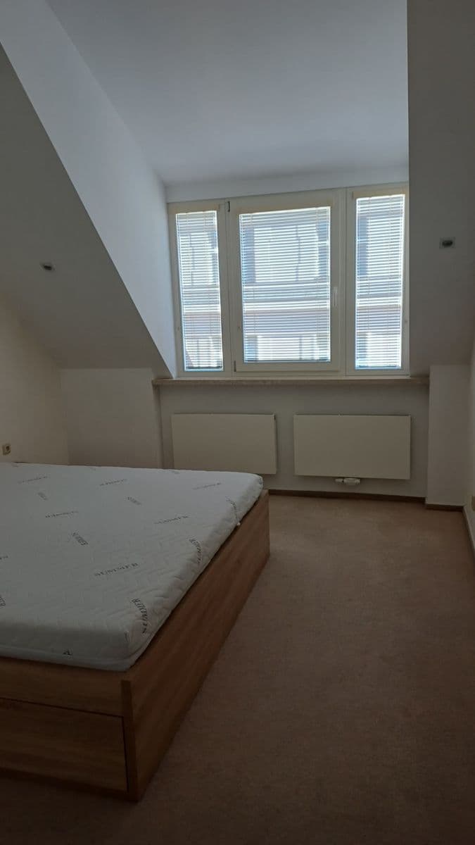 Pronájem bytu 2+kk 60 m², Bulharská, Praha, Praha Pronájem bytu 2+kk 60 m², Bulharská, Praha, Praha