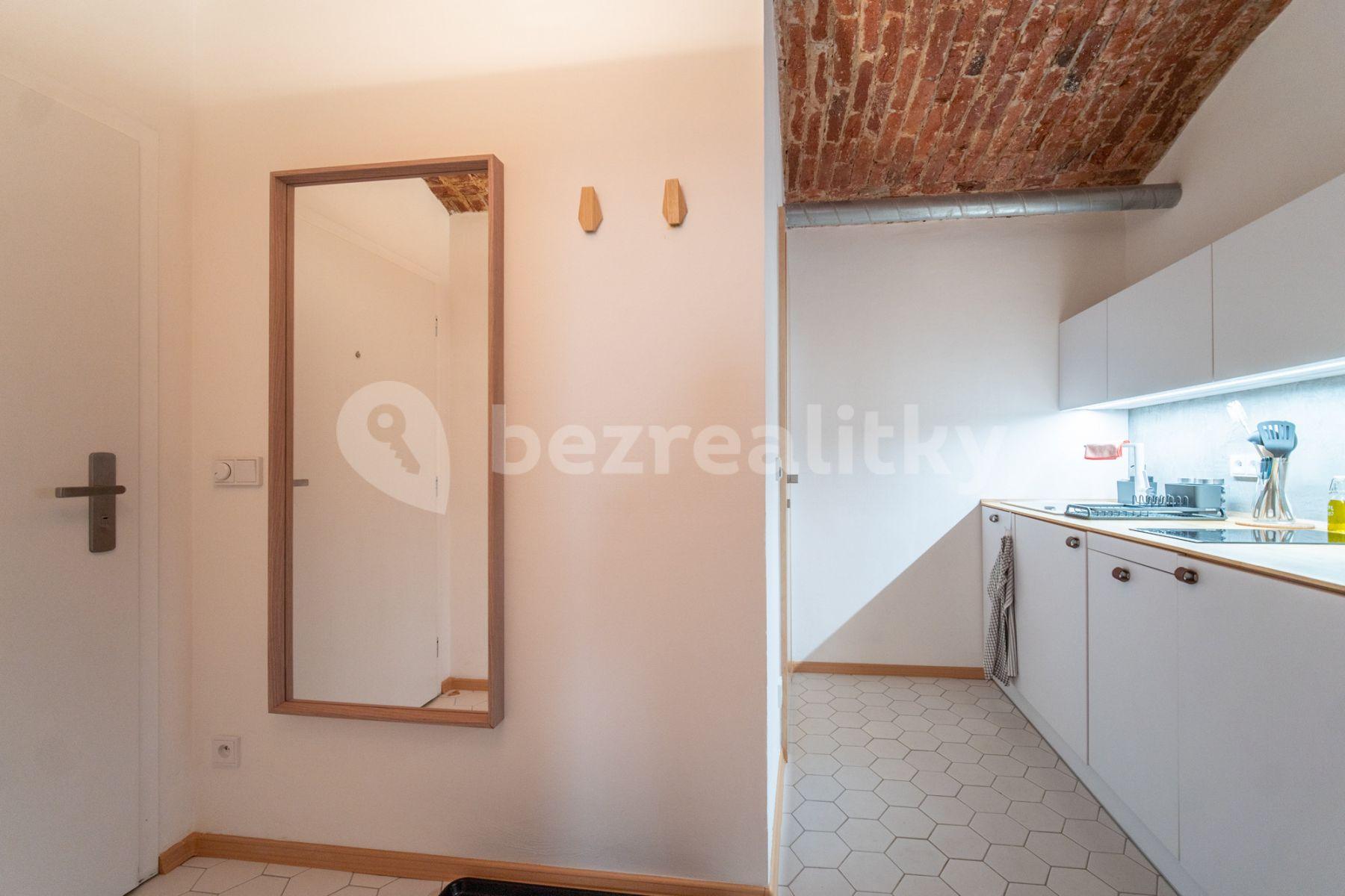 Pronájem bytu 1+kk 20 m², Šmilovského, Praha, Praha