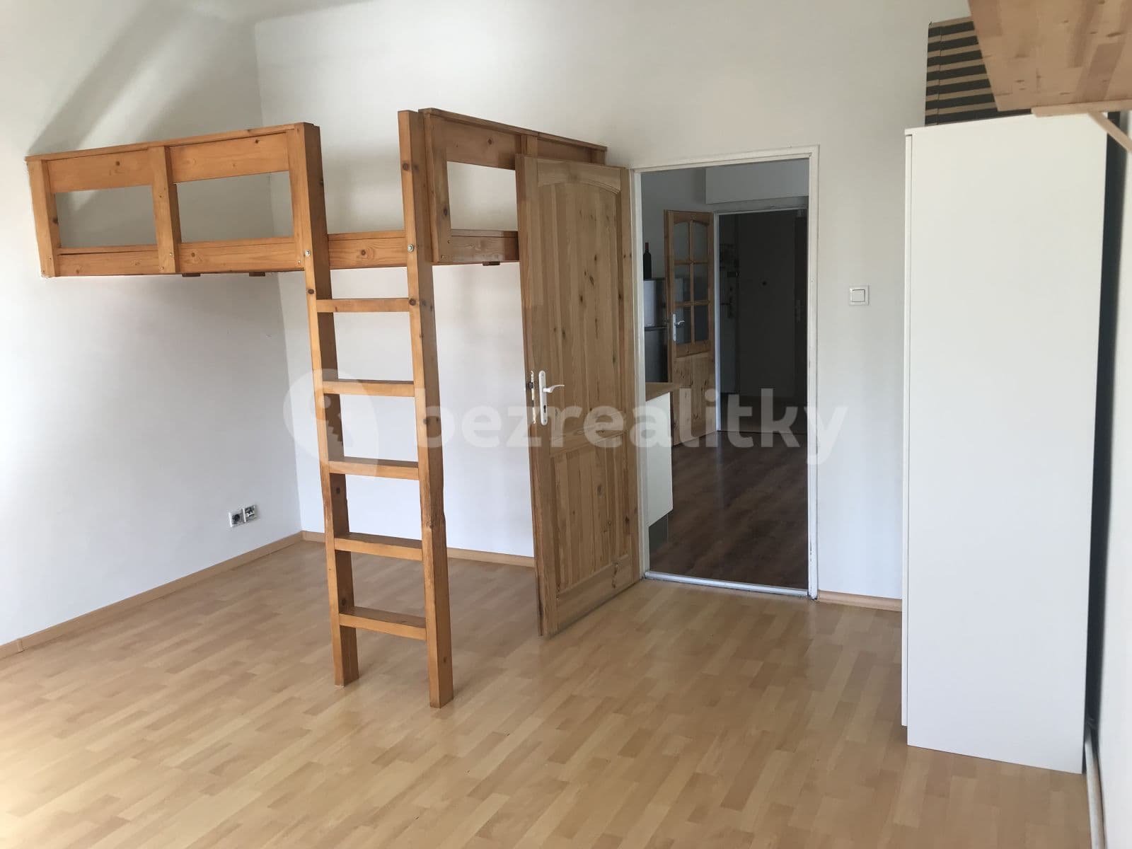 Pronájem bytu 1+1 44 m², Adamovská, Praha, Praha Pronájem bytu 1+1 44 m², Adamovská, Praha, Praha