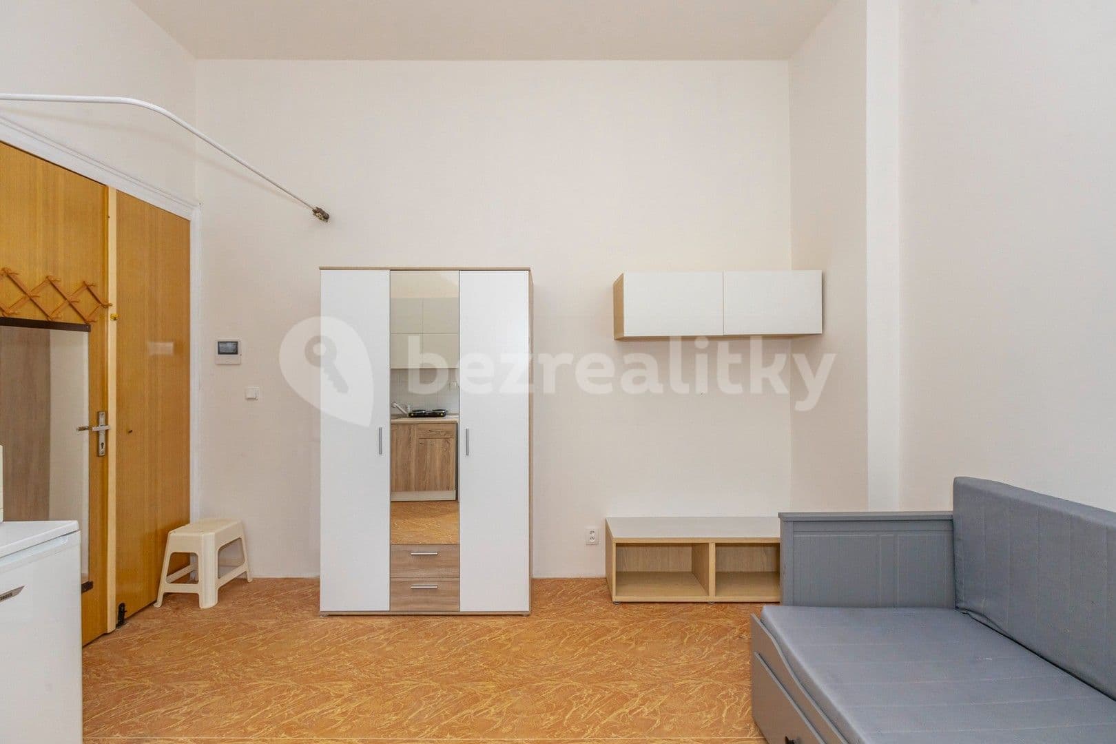 Pronájem bytu 1+kk 19 m², Čechova, Praha, Praha