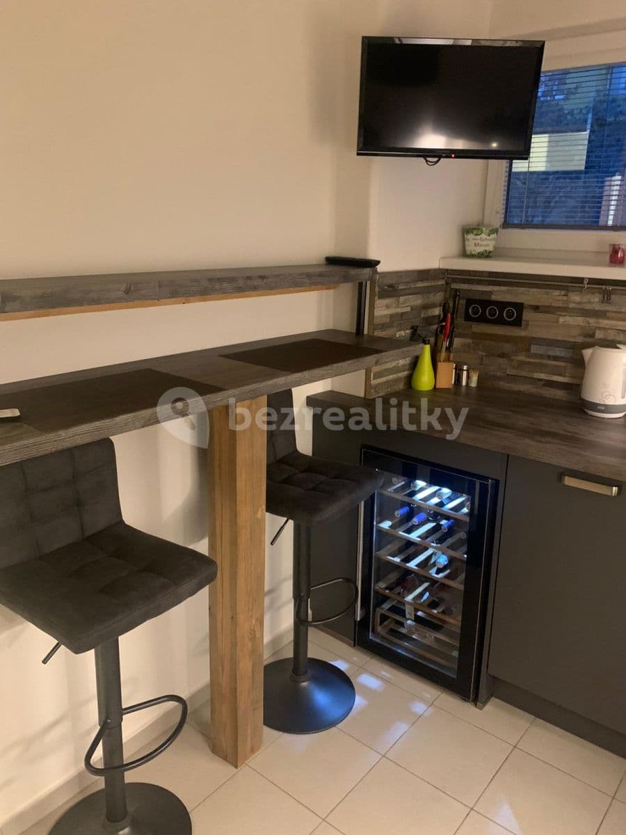 Pronájem bytu 1+1 45 m², Osadní, Praha, Praha Pronájem bytu 1+1 45 m², Osadní, Praha, Praha