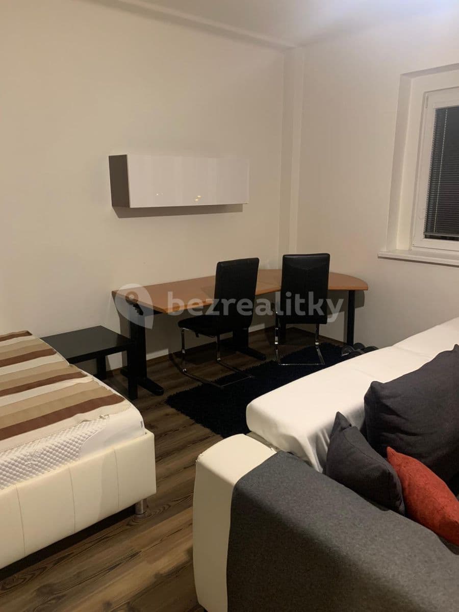 Pronájem bytu 1+1 45 m², Osadní, Praha, Praha Pronájem bytu 1+1 45 m², Osadní, Praha, Praha