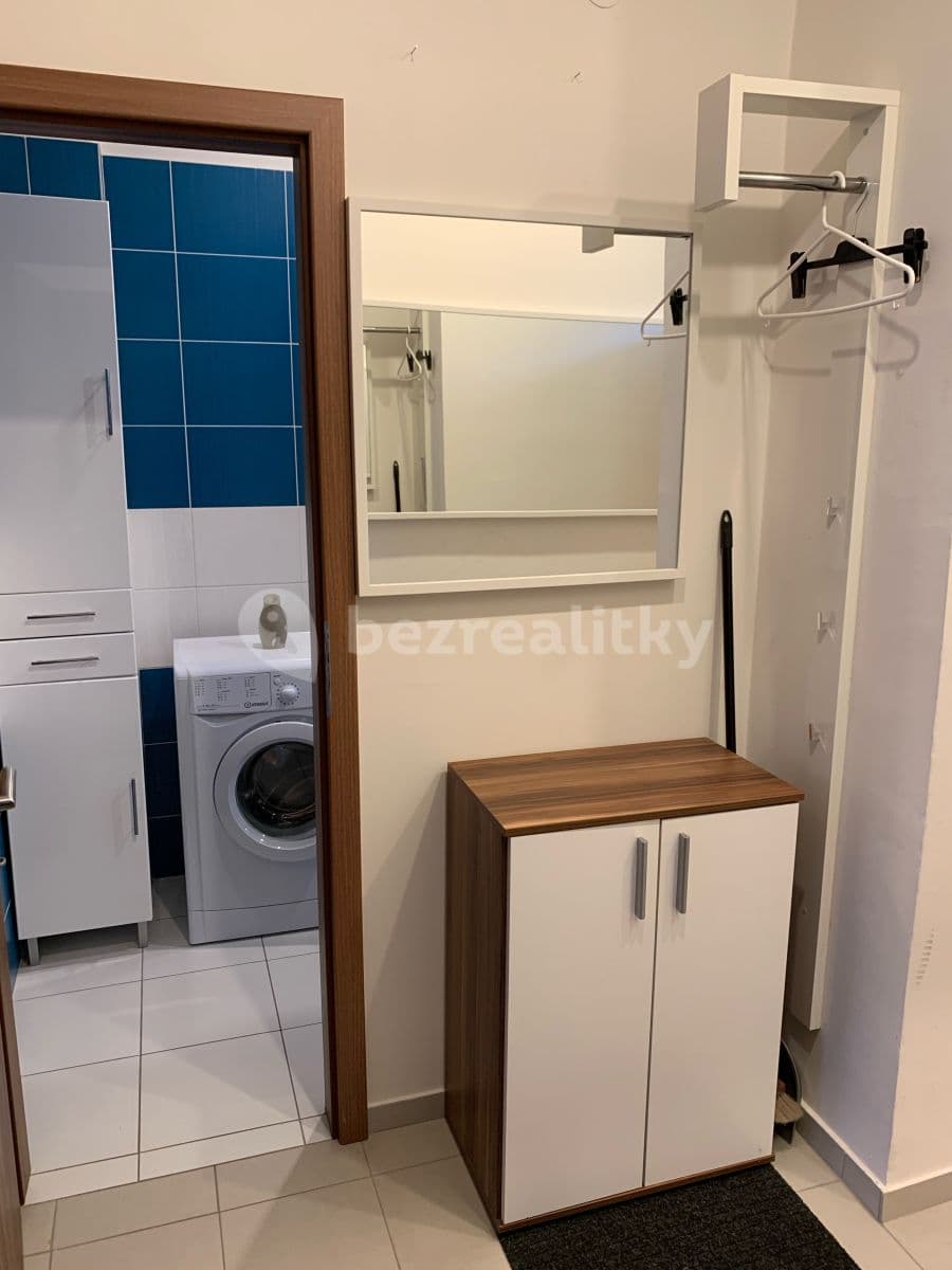 Pronájem bytu 1+1 45 m², Osadní, Praha, Praha Pronájem bytu 1+1 45 m², Osadní, Praha, Praha