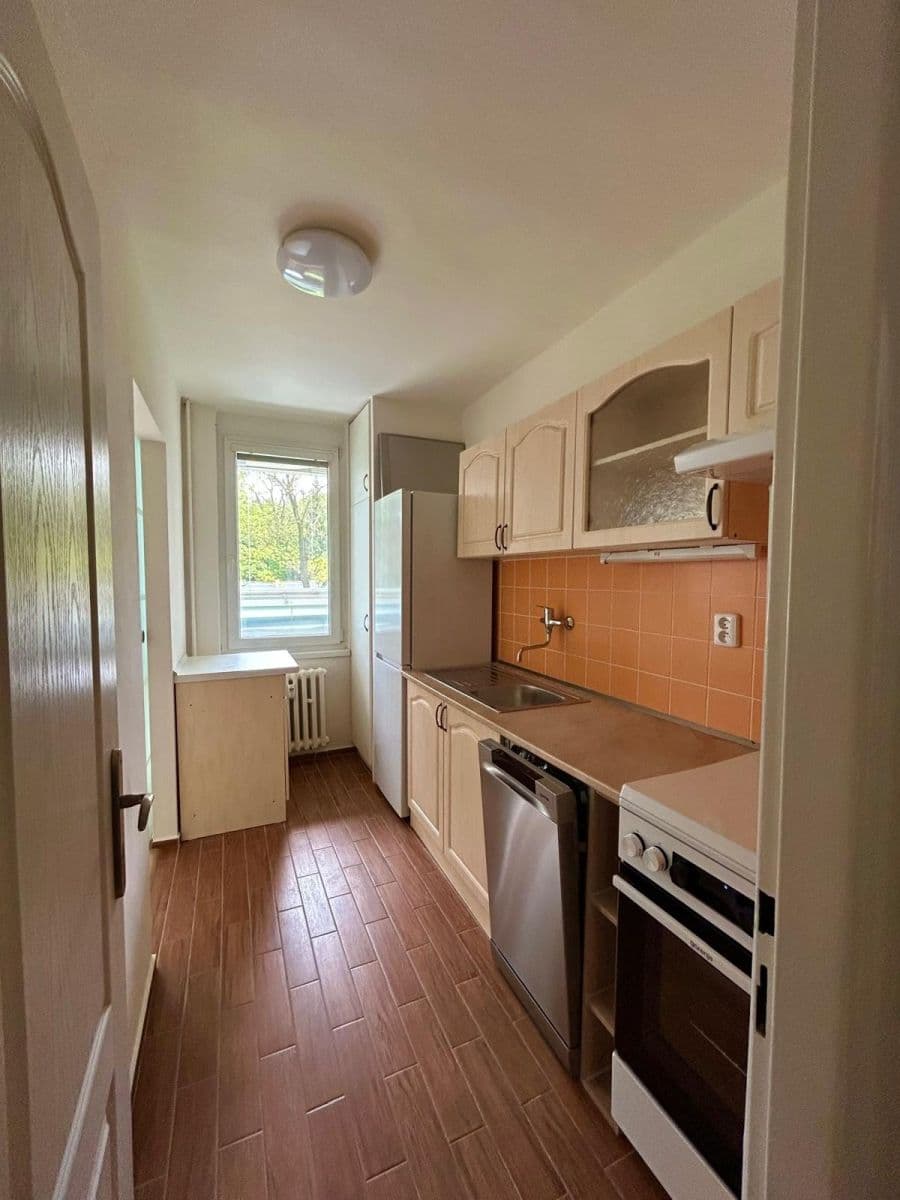 Pronájem bytu 2+1 50 m², K Červenému vrchu, Praha, Praha Pronájem bytu 2+1 50 m², K Červenému vrchu, Praha, Praha