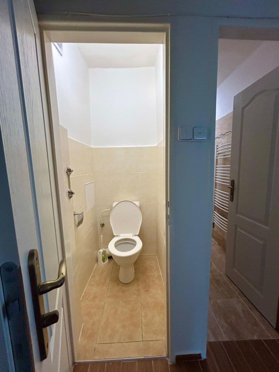 Pronájem bytu 2+1 50 m², K Červenému vrchu, Praha, Praha Pronájem bytu 2+1 50 m², K Červenému vrchu, Praha, Praha