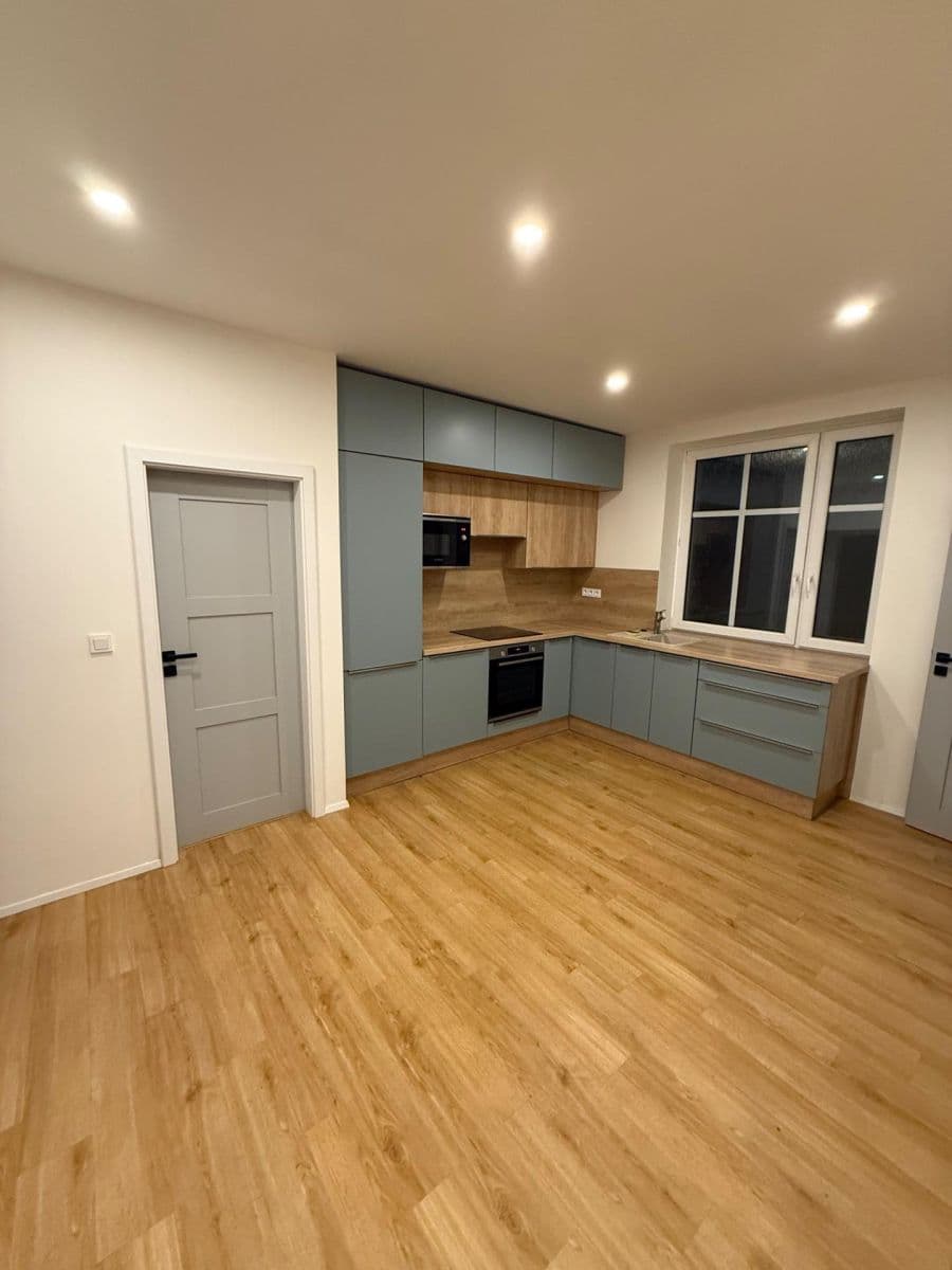 Pronájem bytu 2+1 63 m², Resslova, Ústí nad Labem, Ústecký kraj Pronájem bytu 2+1 63 m², Resslova, Ústí nad Labem, Ústecký kraj