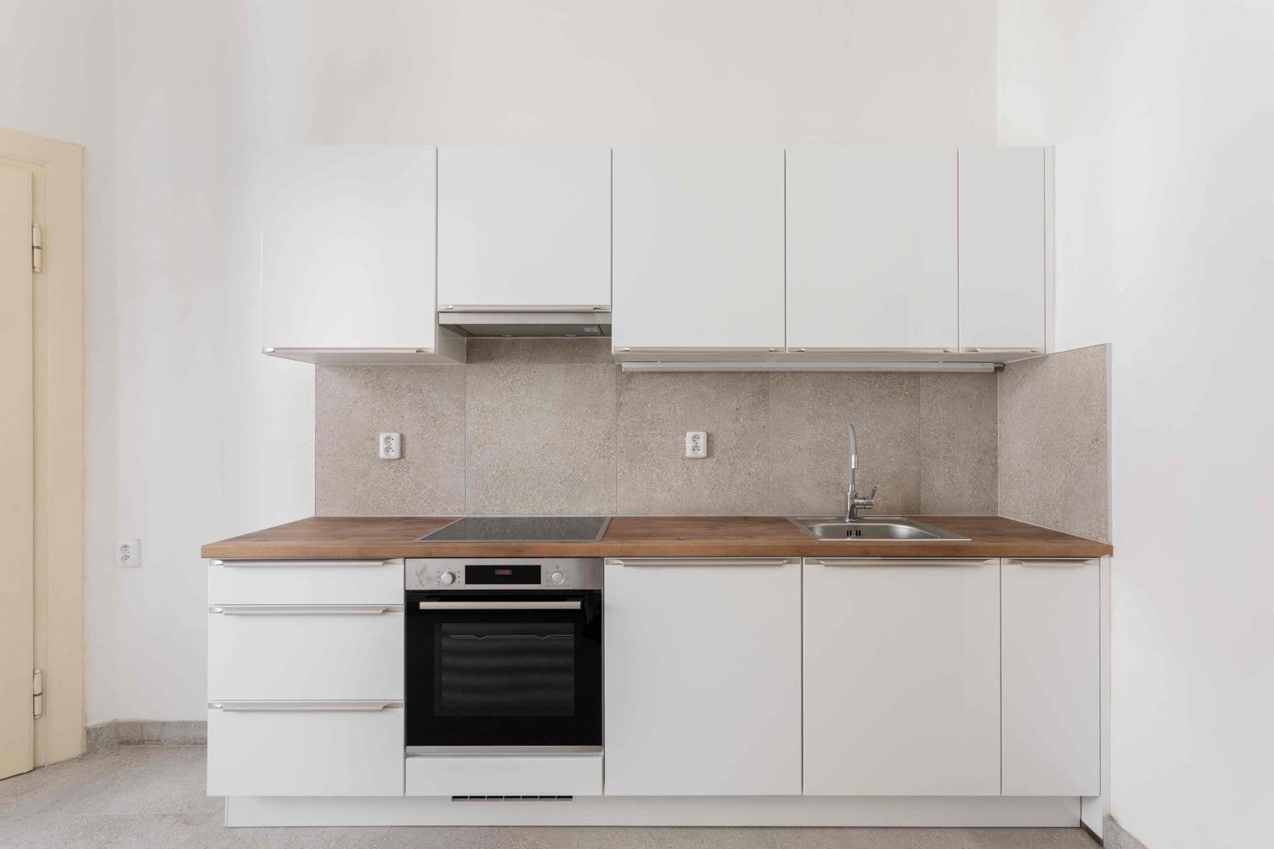 Pronájem bytu 3+1 96 m², Křižíkova, Praha, Praha Pronájem bytu 3+1 96 m², Křižíkova, Praha, Praha