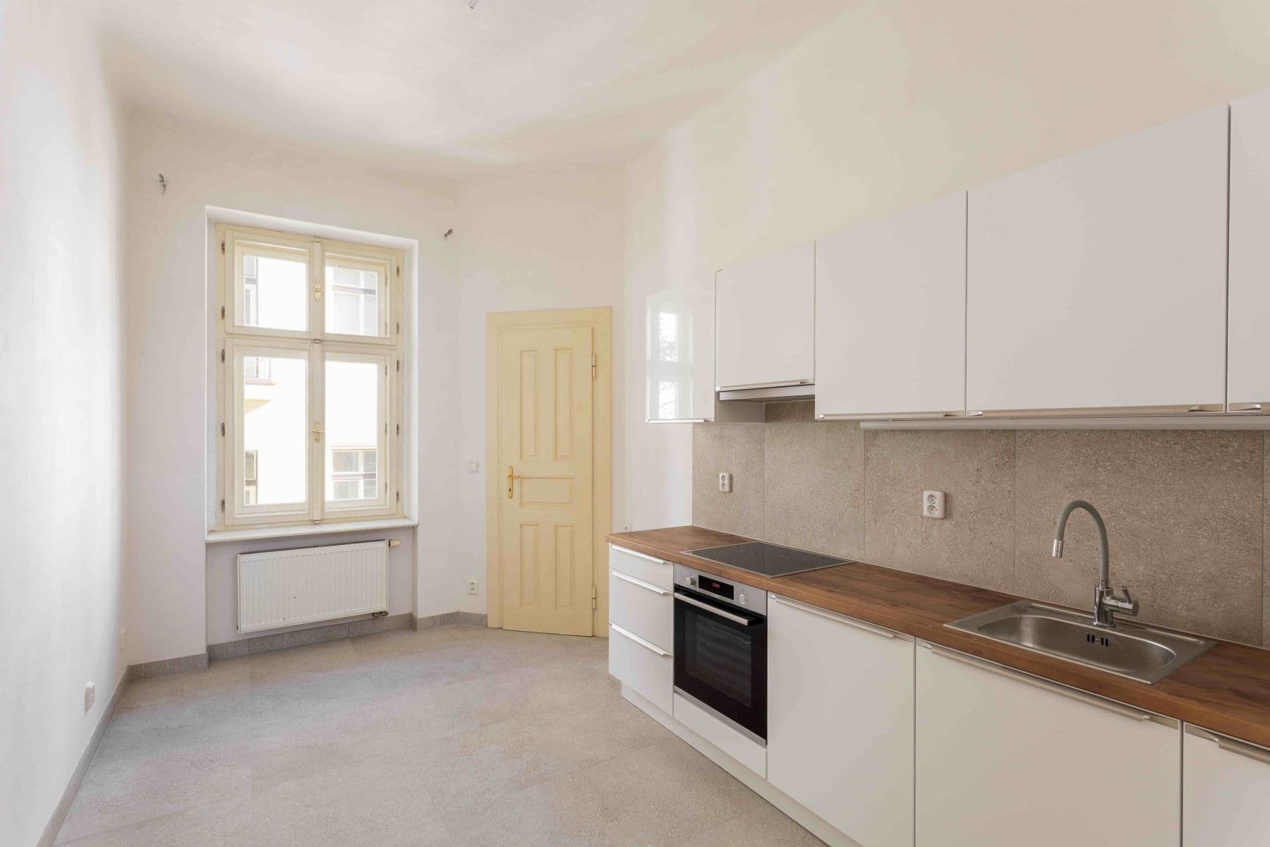 Pronájem bytu 3+1 96 m², Křižíkova, Praha, Praha Pronájem bytu 3+1 96 m², Křižíkova, Praha, Praha