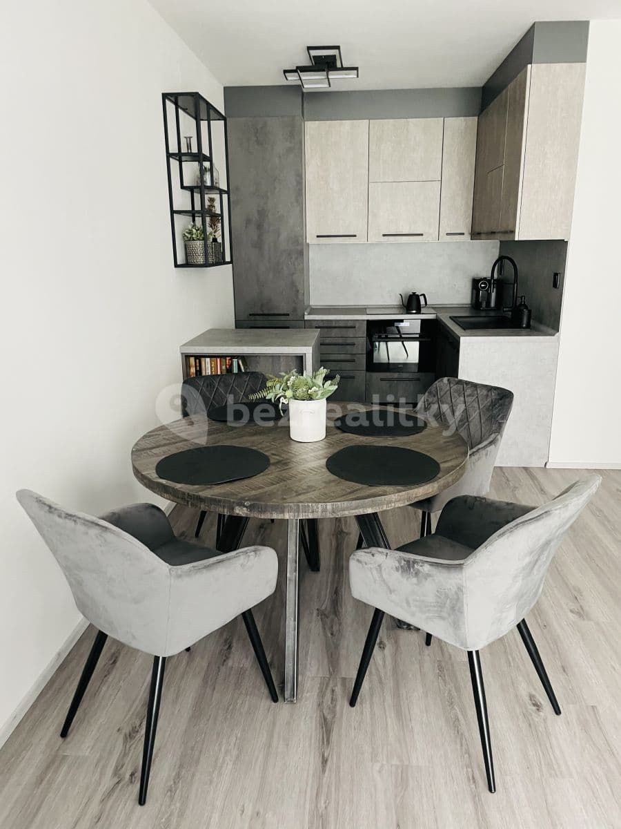 Pronájem bytu 2+kk 65 m², Kunštátská, Poděbrady, Středočeský kraj Pronájem bytu 2+kk 65 m², Kunštátská, Poděbrady, Středočeský kraj