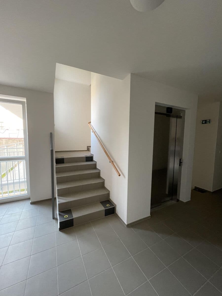 Pronájem bytu 2+kk 60 m², Odolena Voda, Středočeský kraj Pronájem bytu 2+kk 60 m², Odolena Voda, Středočeský kraj