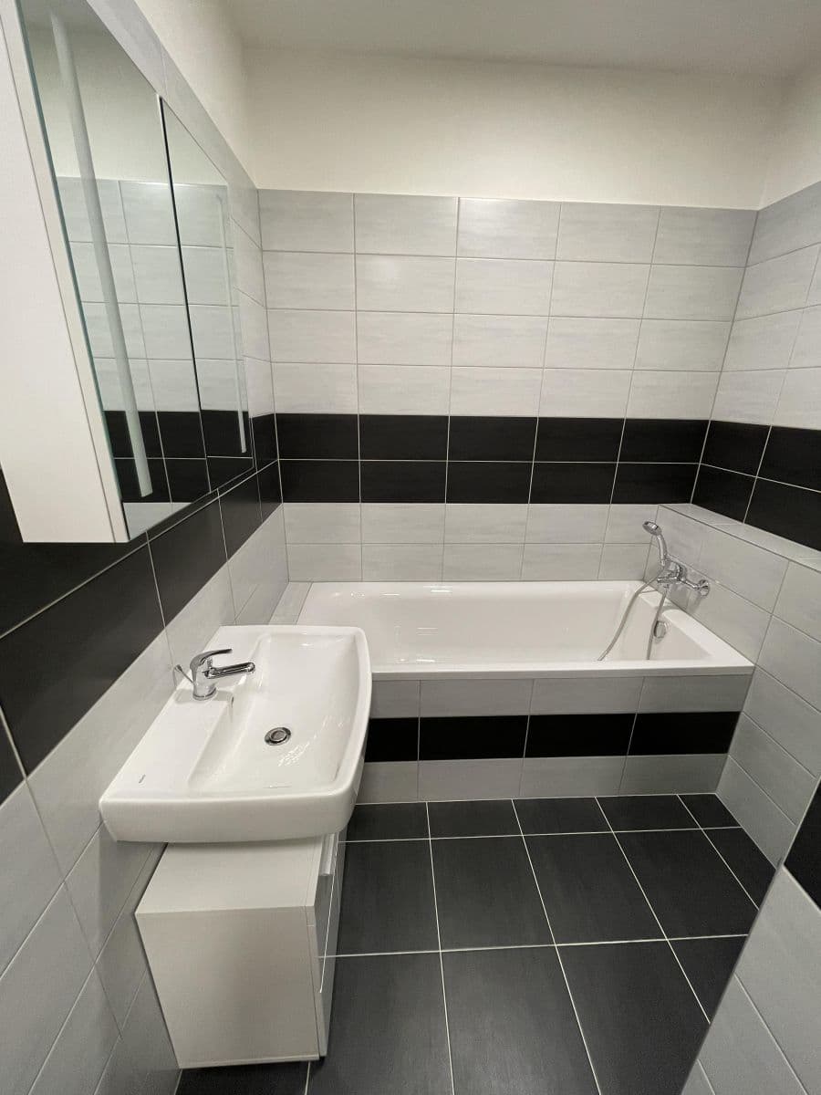 Pronájem bytu 2+kk 60 m², Odolena Voda, Středočeský kraj Pronájem bytu 2+kk 60 m², Odolena Voda, Středočeský kraj