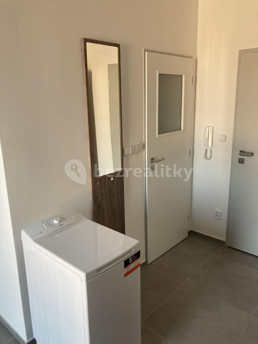 Pronájem bytu Garsoniéra 19 m², Křenová, Brno, Jihomoravský kraj Pronájem bytu Garsoniéra 19 m², Křenová, Brno, Jihomoravský kraj