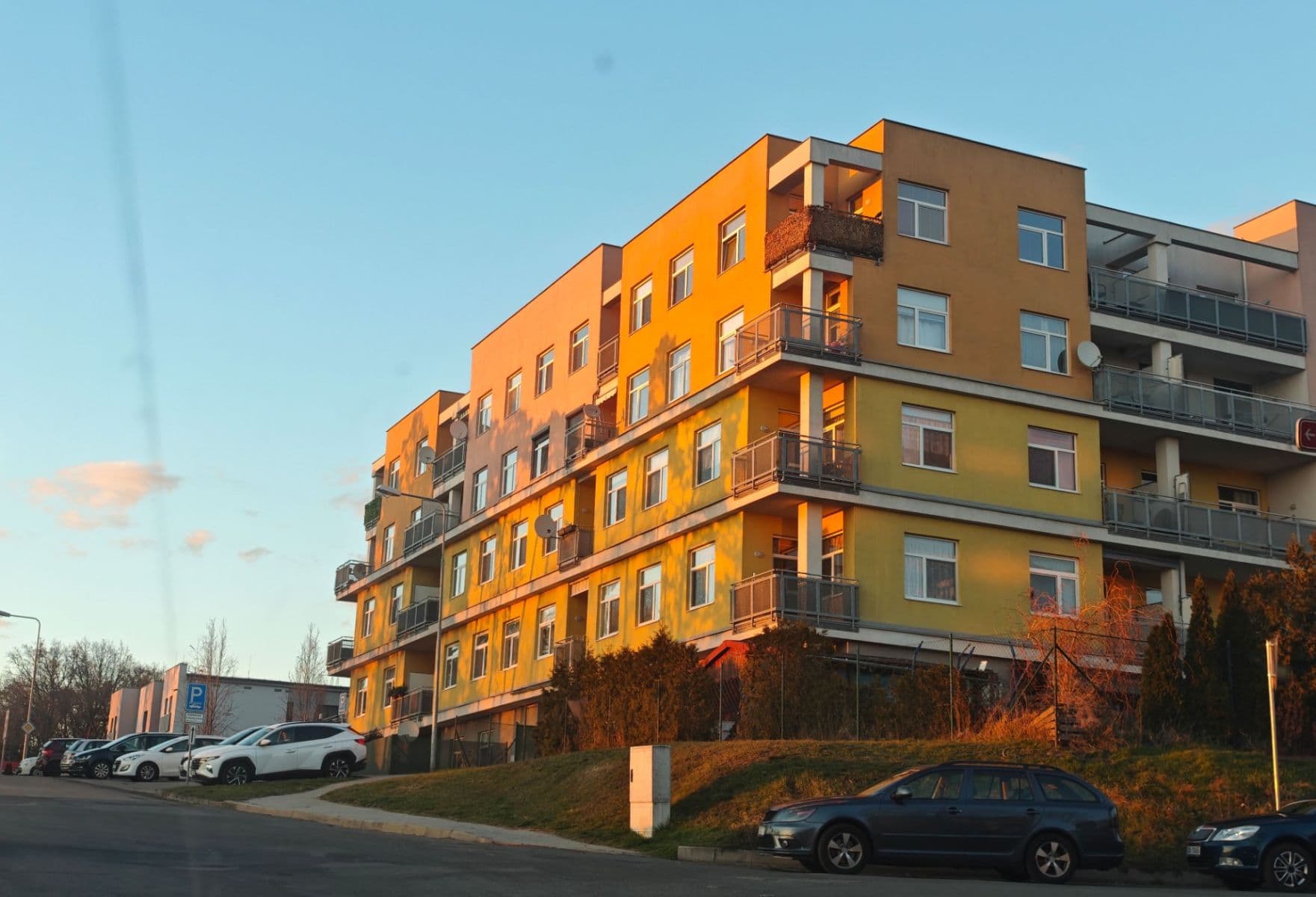 Prodej bytu 2+kk 49 m², Milovice, Středočeský kraj Prodej bytu 2+kk 49 m², Milovice, Středočeský kraj