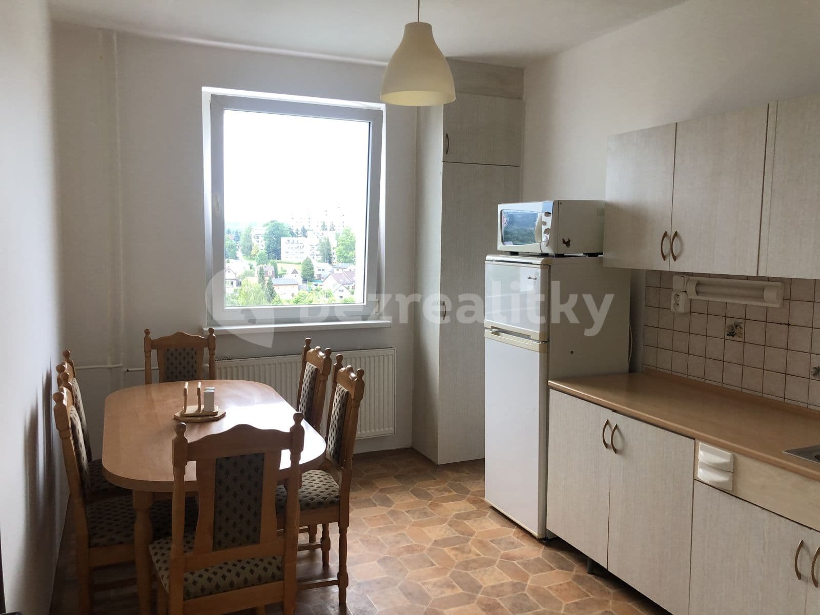 Pronájem bytu 2+1 65 m², Bezová, Liberec, Liberecký kraj Pronájem bytu 2+1 65 m², Bezová, Liberec, Liberecký kraj