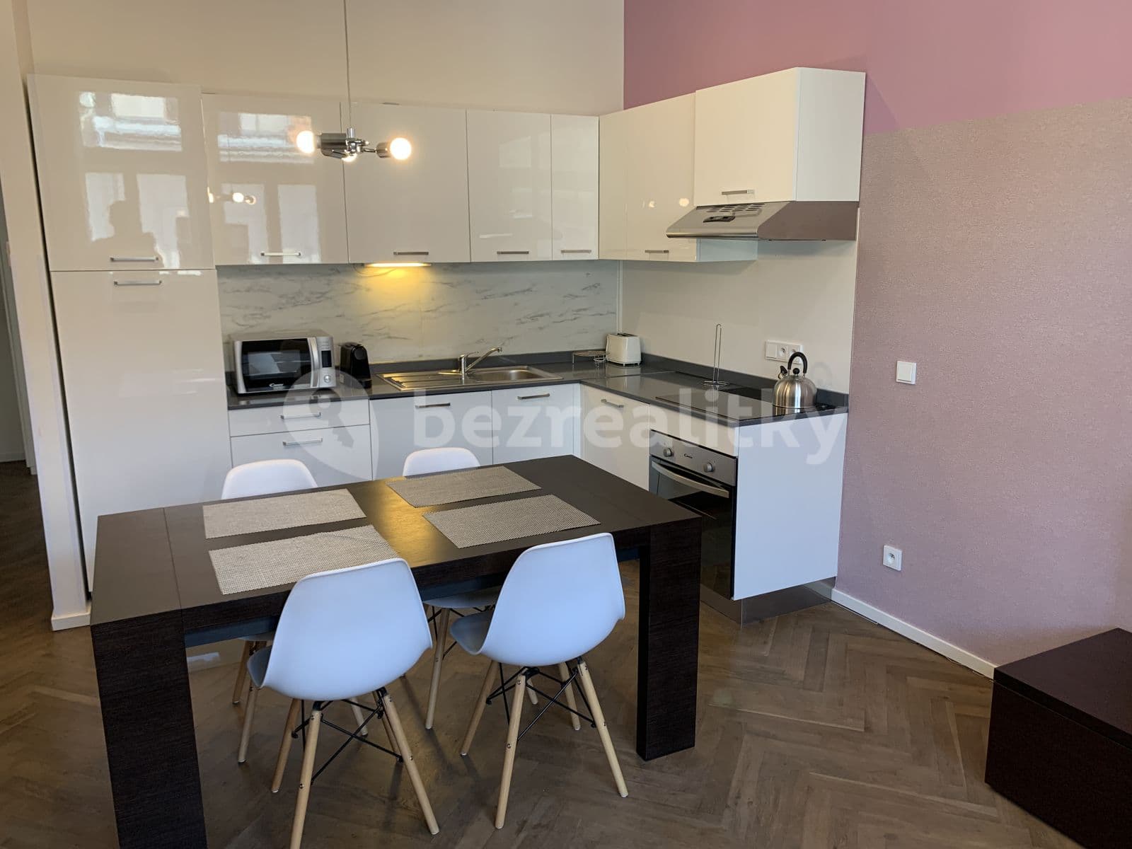 Pronájem bytu 2+kk 45 m², Staropramenná, Praha, Praha Pronájem bytu 2+kk 45 m², Staropramenná, Praha, Praha