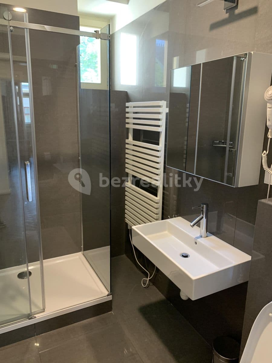 Pronájem bytu 2+kk 45 m², Staropramenná, Praha, Praha Pronájem bytu 2+kk 45 m², Staropramenná, Praha, Praha