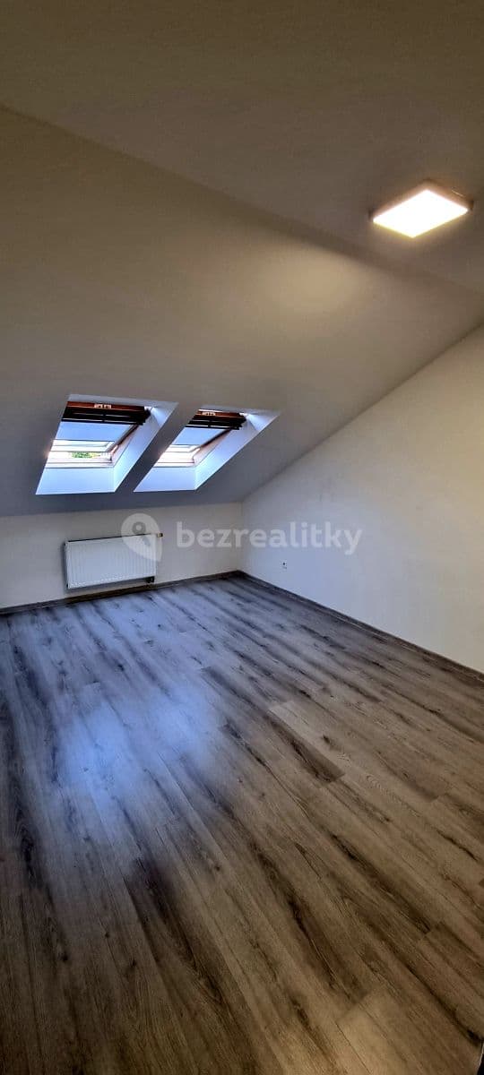 Pronájem bytu 2+kk 54 m², náměstí Míru, Fryšták, Zlínský kraj Pronájem bytu 2+kk 54 m², náměstí Míru, Fryšták, Zlínský kraj