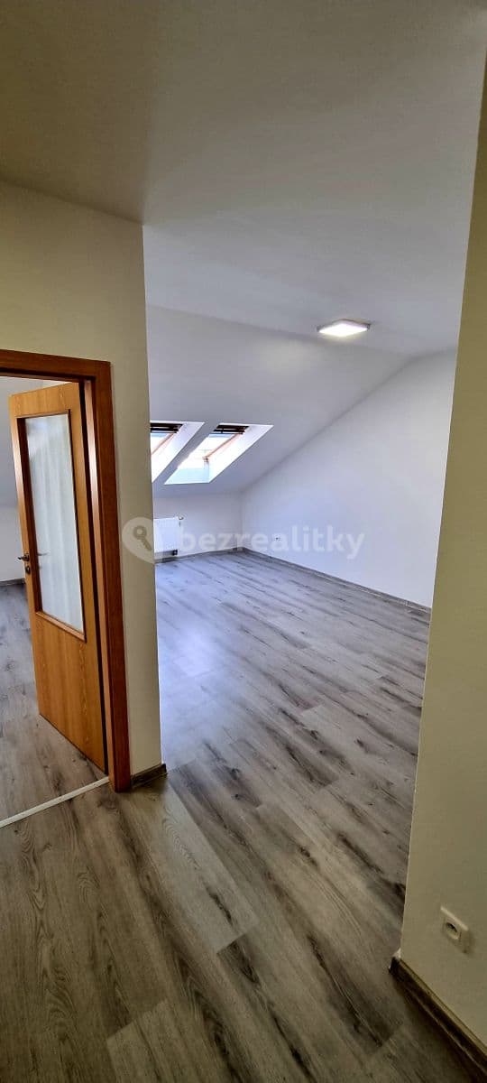 Pronájem bytu 2+kk 54 m², náměstí Míru, Fryšták, Zlínský kraj Pronájem bytu 2+kk 54 m², náměstí Míru, Fryšták, Zlínský kraj