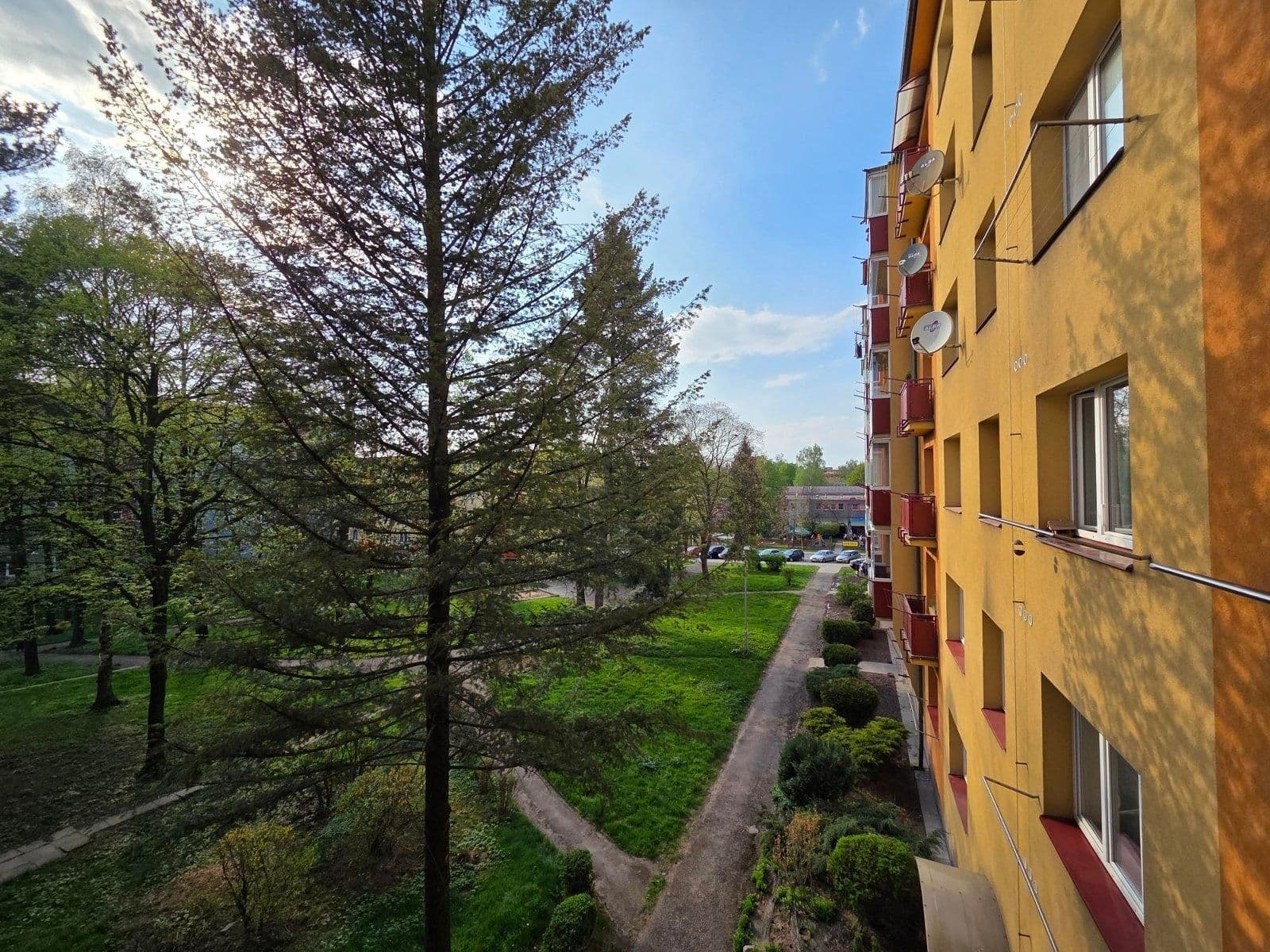Pronájem bytu 3+1 66 m², Kosmonautů, Karviná, Moravskoslezský kraj Pronájem bytu 3+1 66 m², Kosmonautů, Karviná, Moravskoslezský kraj