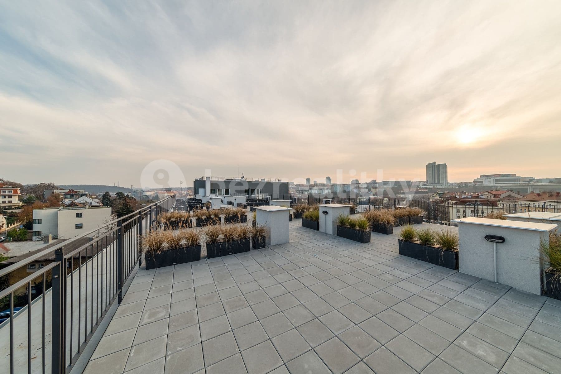 Pronájem bytu 1+kk 25 m², Perucká, Praha, Praha Pronájem bytu 1+kk 25 m², Perucká, Praha, Praha