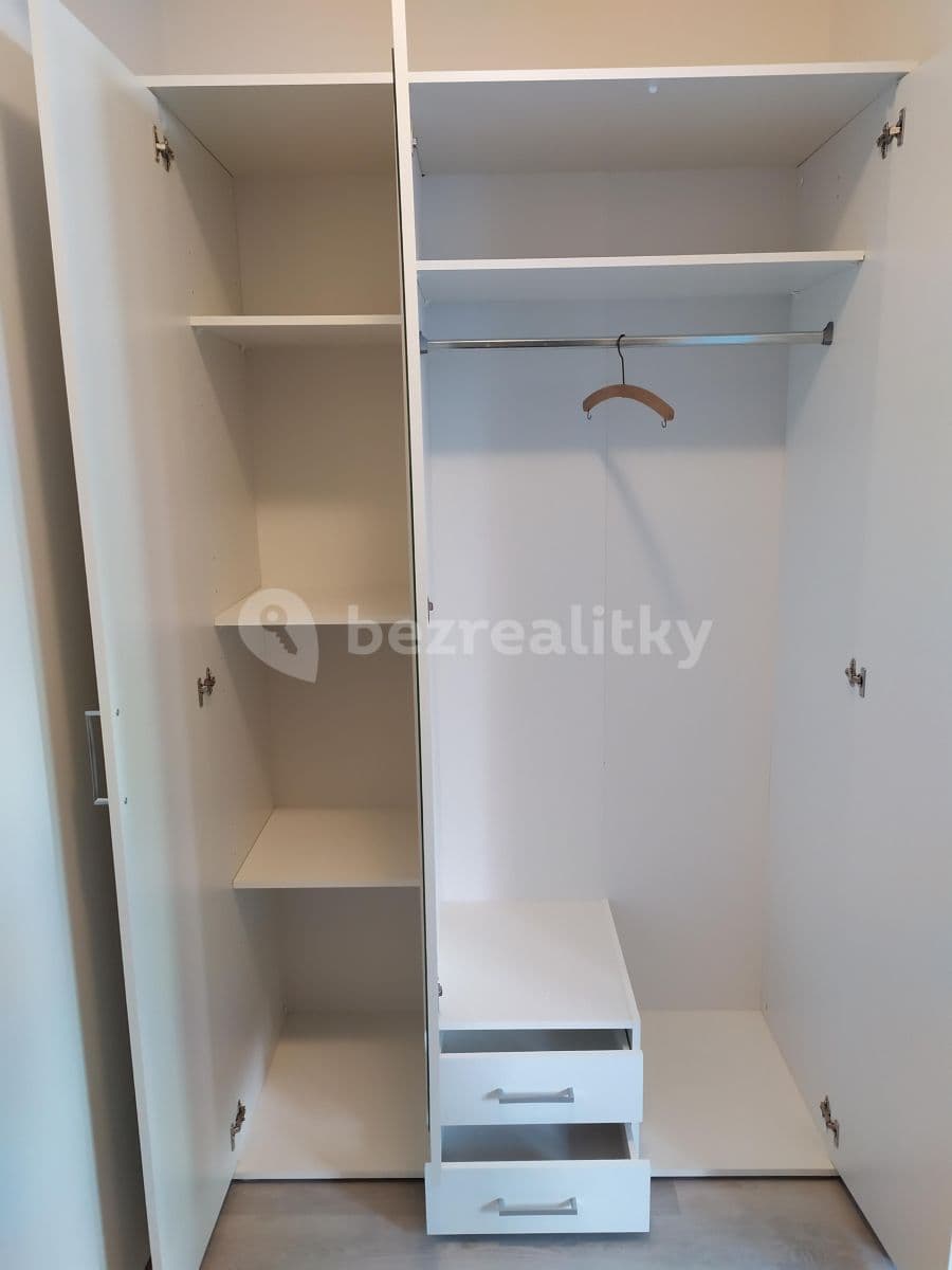 Pronájem bytu 1+kk 25 m², Perucká, Praha, Praha Pronájem bytu 1+kk 25 m², Perucká, Praha, Praha