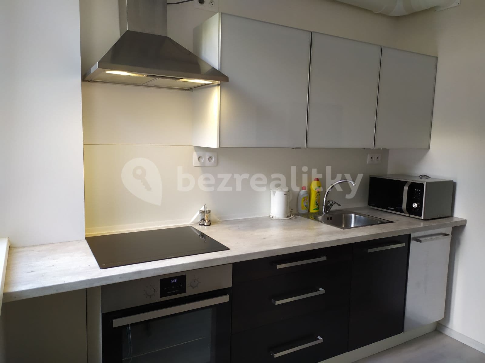 Pronájem bytu 1+kk 25 m², Perucká, Praha, Praha Pronájem bytu 1+kk 25 m², Perucká, Praha, Praha