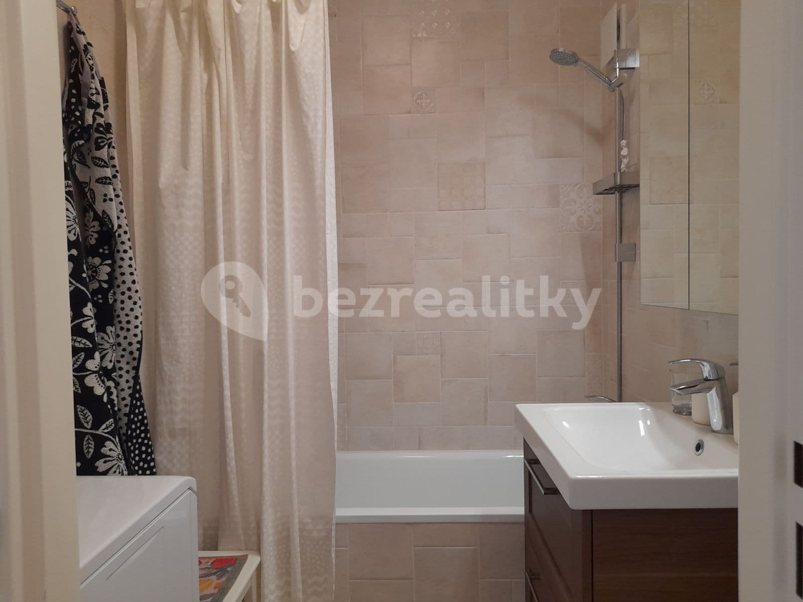 Pronájem bytu 3+1 70 m², Petržalka, Bratislavský kraj Pronájem bytu 3+1 70 m², Petržalka, Bratislavský kraj