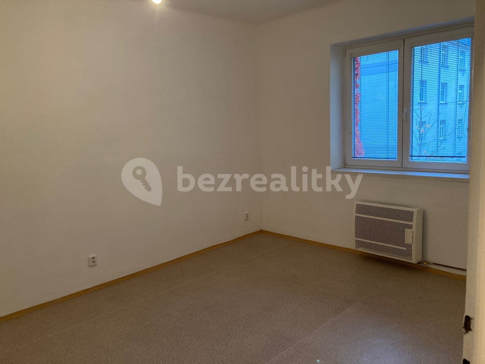 Pronájem bytu 1+kk 30 m², V Zahradách, Praha, Praha Pronájem bytu 1+kk 30 m², V Zahradách, Praha, Praha