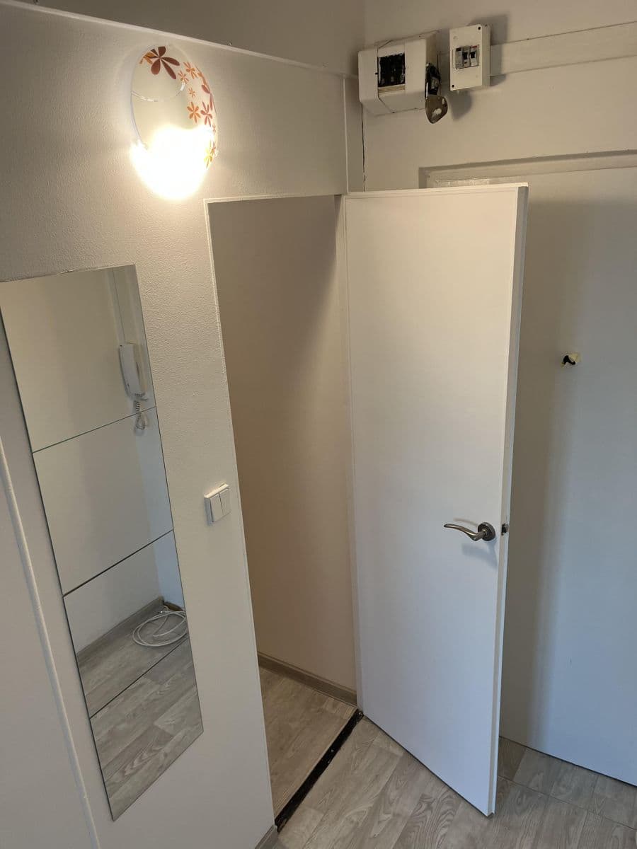 Pronájem bytu 1+kk 25 m², Horácké náměstí, Brno, Jihomoravský kraj Pronájem bytu 1+kk 25 m², Horácké náměstí, Brno, Jihomoravský kraj
