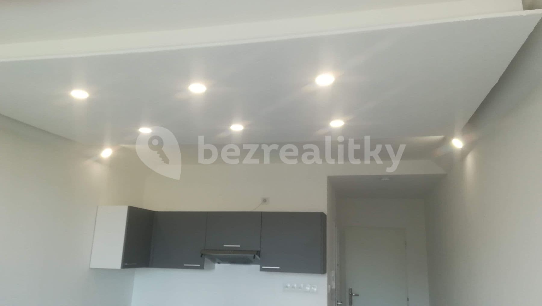 Pronájem bytu Garsoniéra 25 m², Charkovská, Karlovy Vary, Karlovarský kraj Pronájem bytu Garsoniéra 25 m², Charkovská, Karlovy Vary, Karlovarský kraj