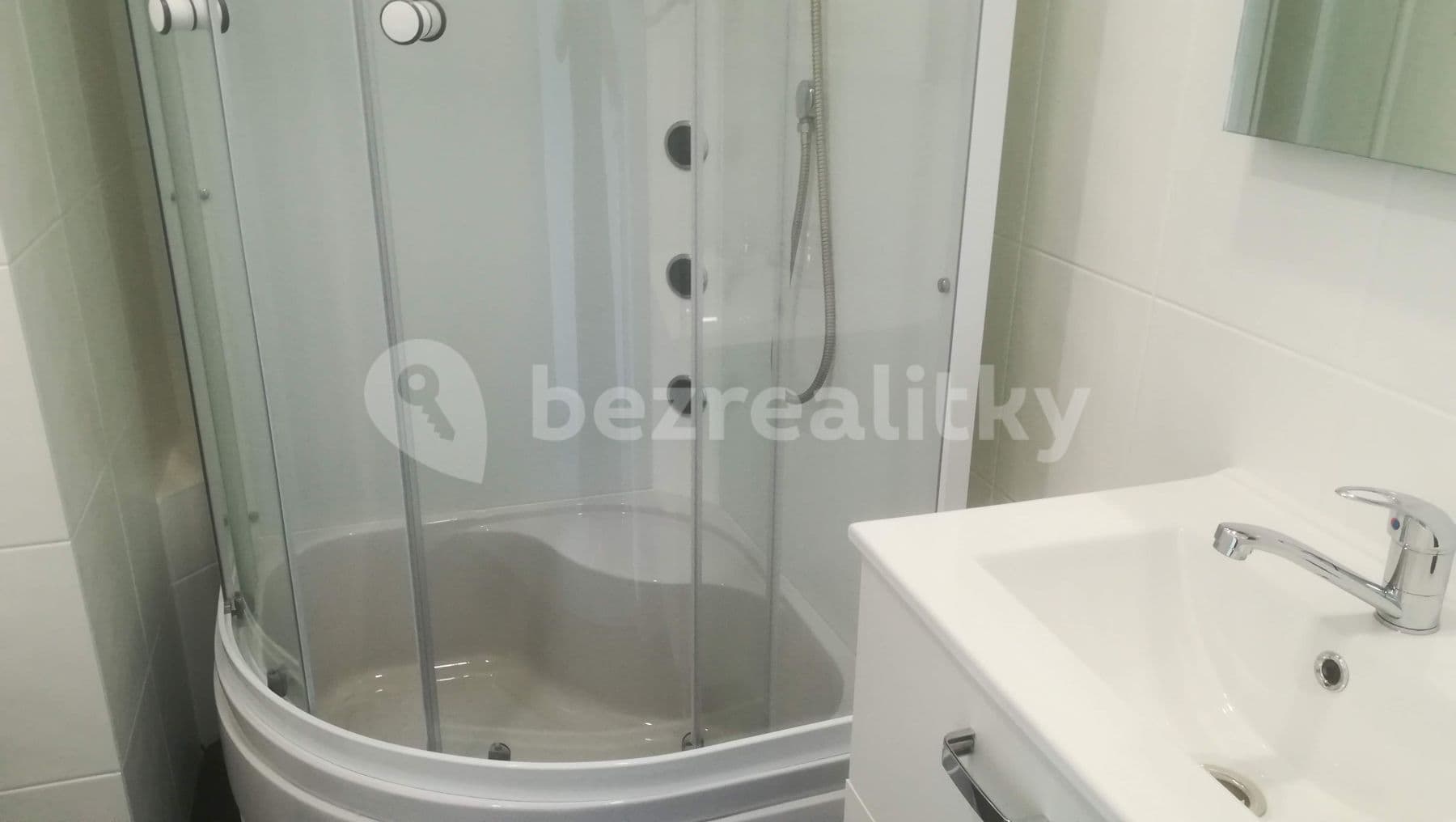 Pronájem bytu Garsoniéra 25 m², Charkovská, Karlovy Vary, Karlovarský kraj Pronájem bytu Garsoniéra 25 m², Charkovská, Karlovy Vary, Karlovarský kraj