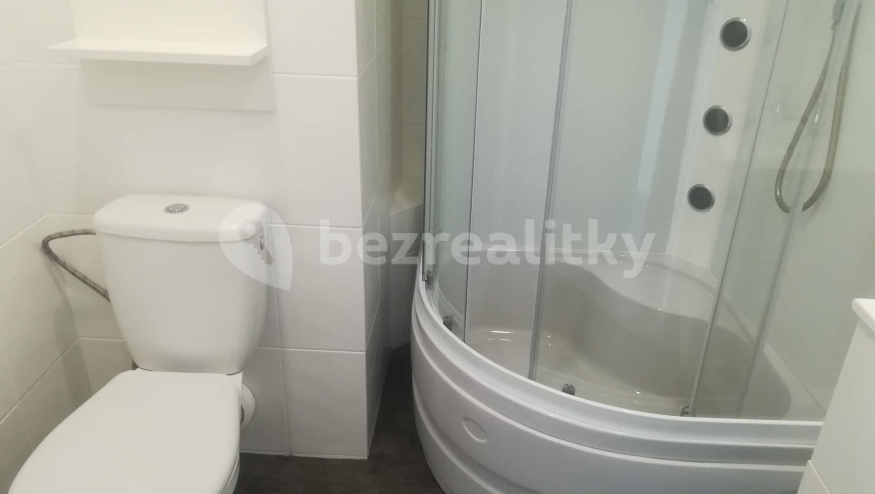 Pronájem bytu Garsoniéra 25 m², Charkovská, Karlovy Vary, Karlovarský kraj Pronájem bytu Garsoniéra 25 m², Charkovská, Karlovy Vary, Karlovarský kraj