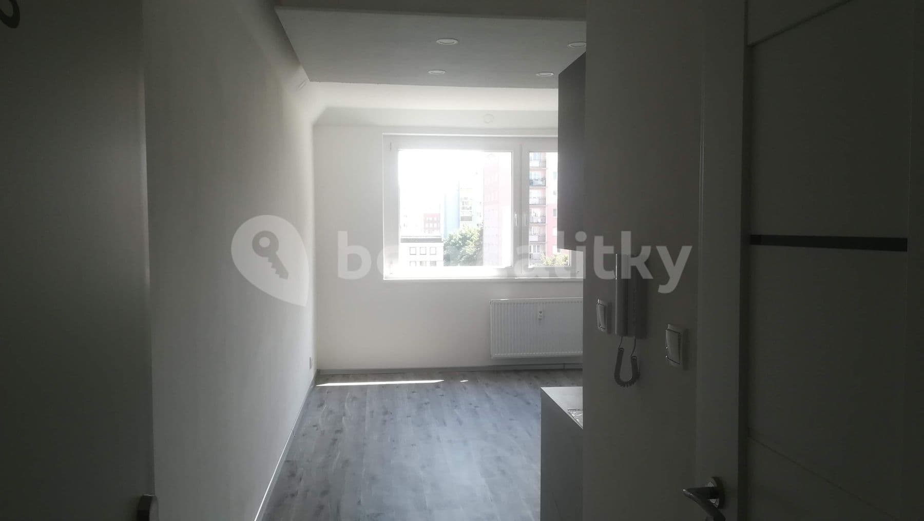 Pronájem bytu Garsoniéra 25 m², Charkovská, Karlovy Vary, Karlovarský kraj Pronájem bytu Garsoniéra 25 m², Charkovská, Karlovy Vary, Karlovarský kraj