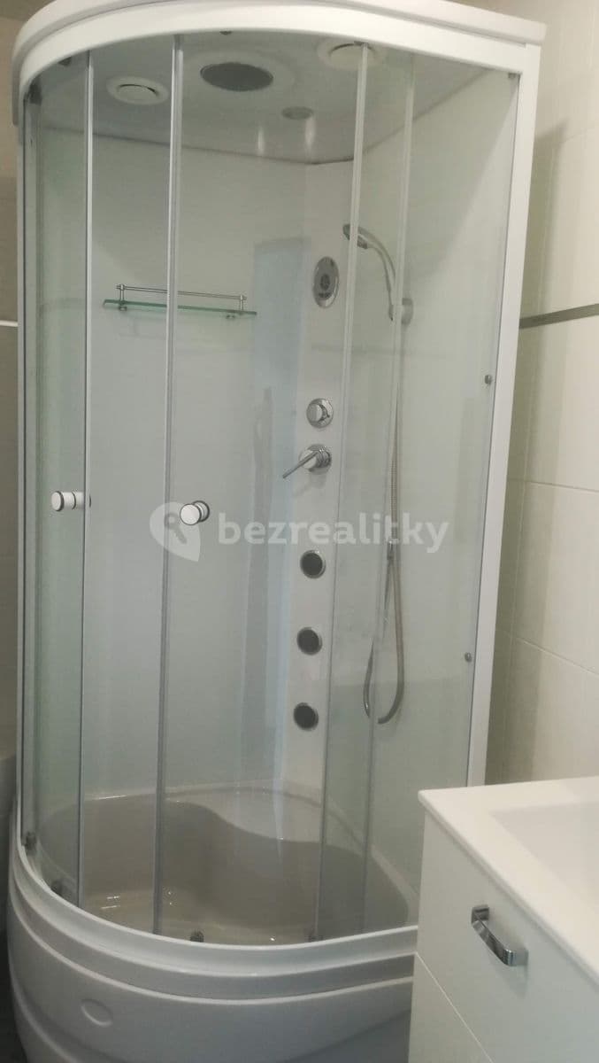 Pronájem bytu Garsoniéra 25 m², Charkovská, Karlovy Vary, Karlovarský kraj Pronájem bytu Garsoniéra 25 m², Charkovská, Karlovy Vary, Karlovarský kraj
