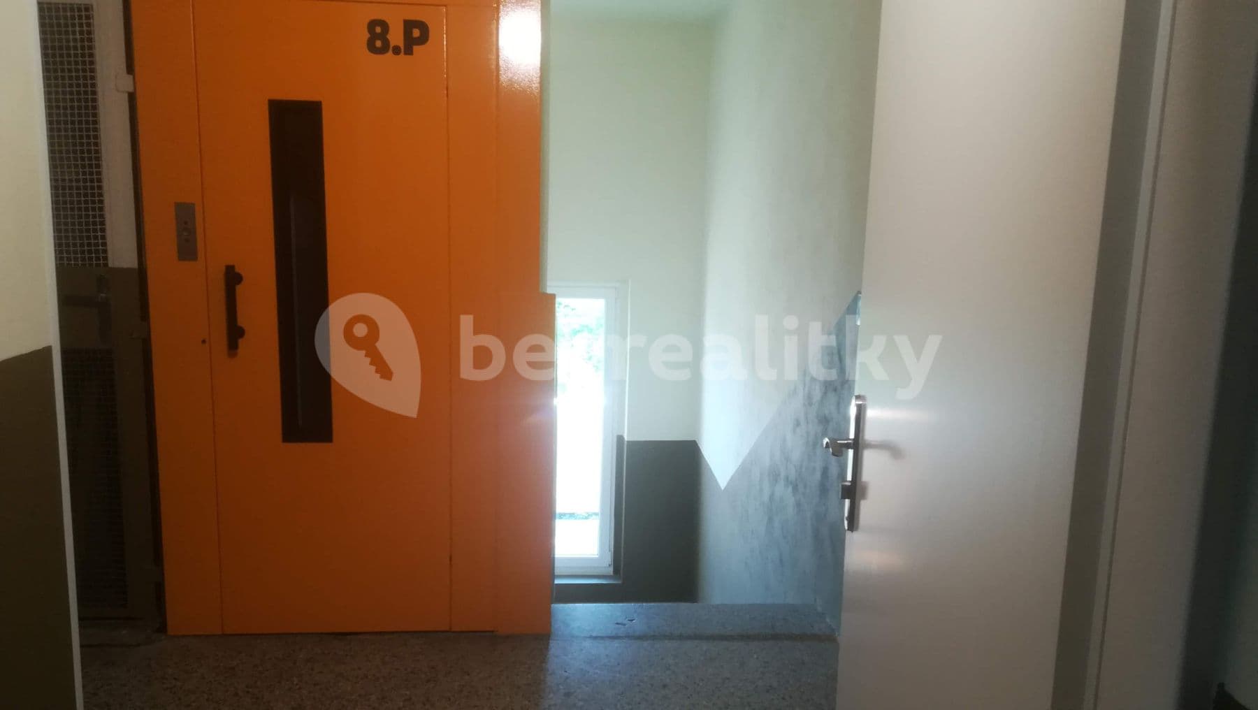 Pronájem bytu Garsoniéra 25 m², Charkovská, Karlovy Vary, Karlovarský kraj Pronájem bytu Garsoniéra 25 m², Charkovská, Karlovy Vary, Karlovarský kraj